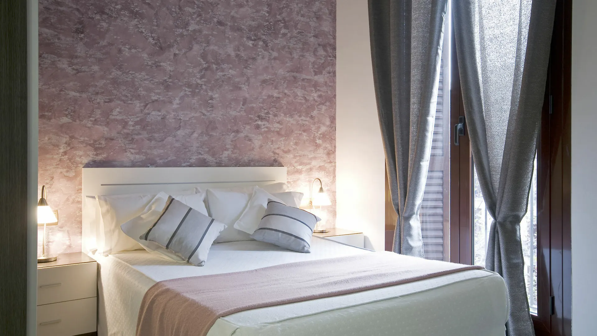 ***  ברצלונה Aparthotel Rambla108 ספרד